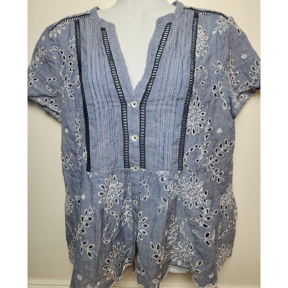 Holding Horses Anthro Blue Eyelit Lace Blouse V-Neck Button S/S Cotton Women 10